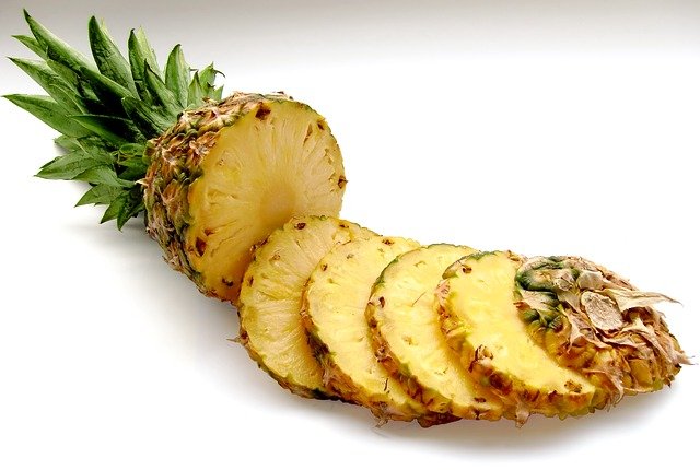 Ananas: proprietà ed effetti benefici, integratori e possibili controindicazioni